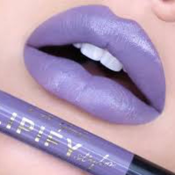 LA GIRL Lipify Stylo Lipstick #879 Edgy - Picture 2 of 5